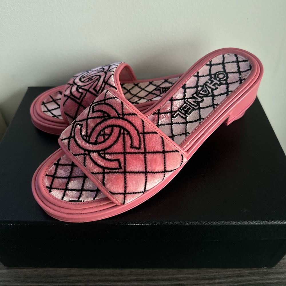 Chanel - Interlocking cc logo slides (Pink)